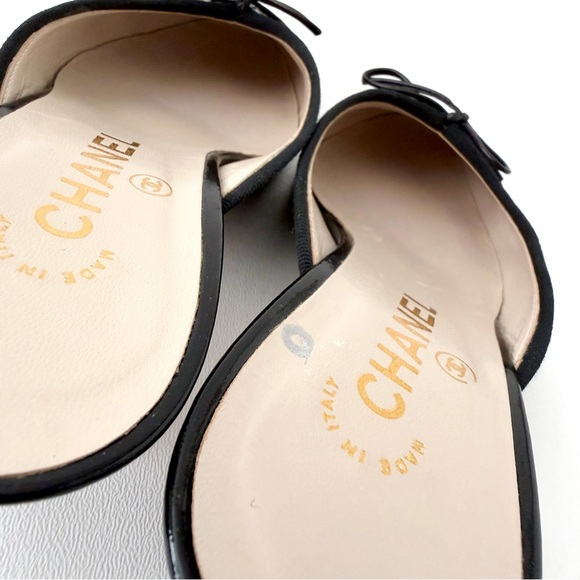 CHANEL || Vintage Black Leather Bow Mule Kitten Heels Patent CC Toe EU 37 - Picture 8 of 12